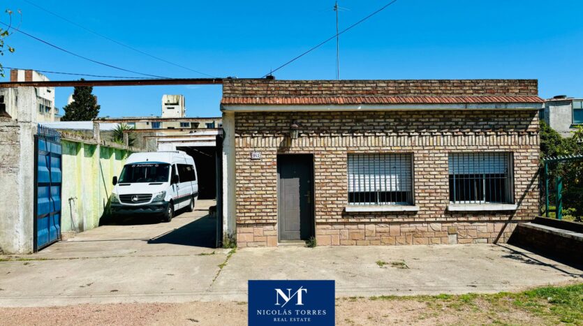 Venta De Casa De 3 Dormitorios, Galpón Y Salón De Fiestas Las Piedras