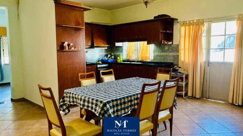 Venta De Casa De 3 Dormitorios, Galpón Y Salón De Fiestas Las Piedras