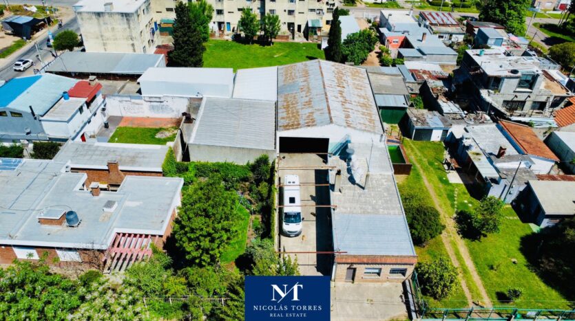 Venta De Casa De 3 Dormitorios, Galpón Y Salón De Fiestas Las Piedras